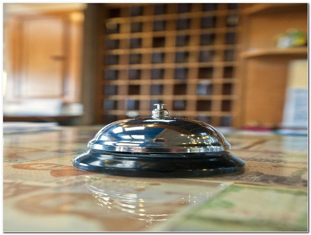 Hotel Veronese Cerignola Bagian luar foto