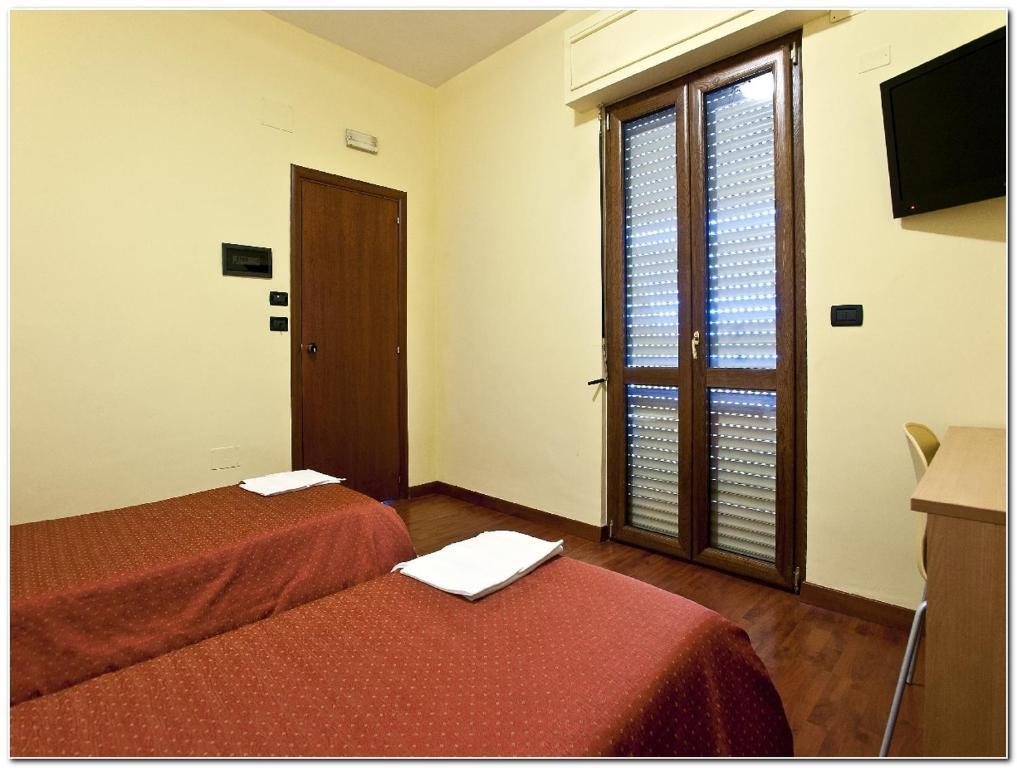 Hotel Veronese Cerignola Bagian luar foto