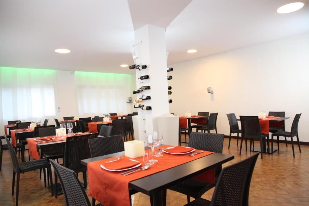 Hotel Veronese Cerignola Bagian luar foto